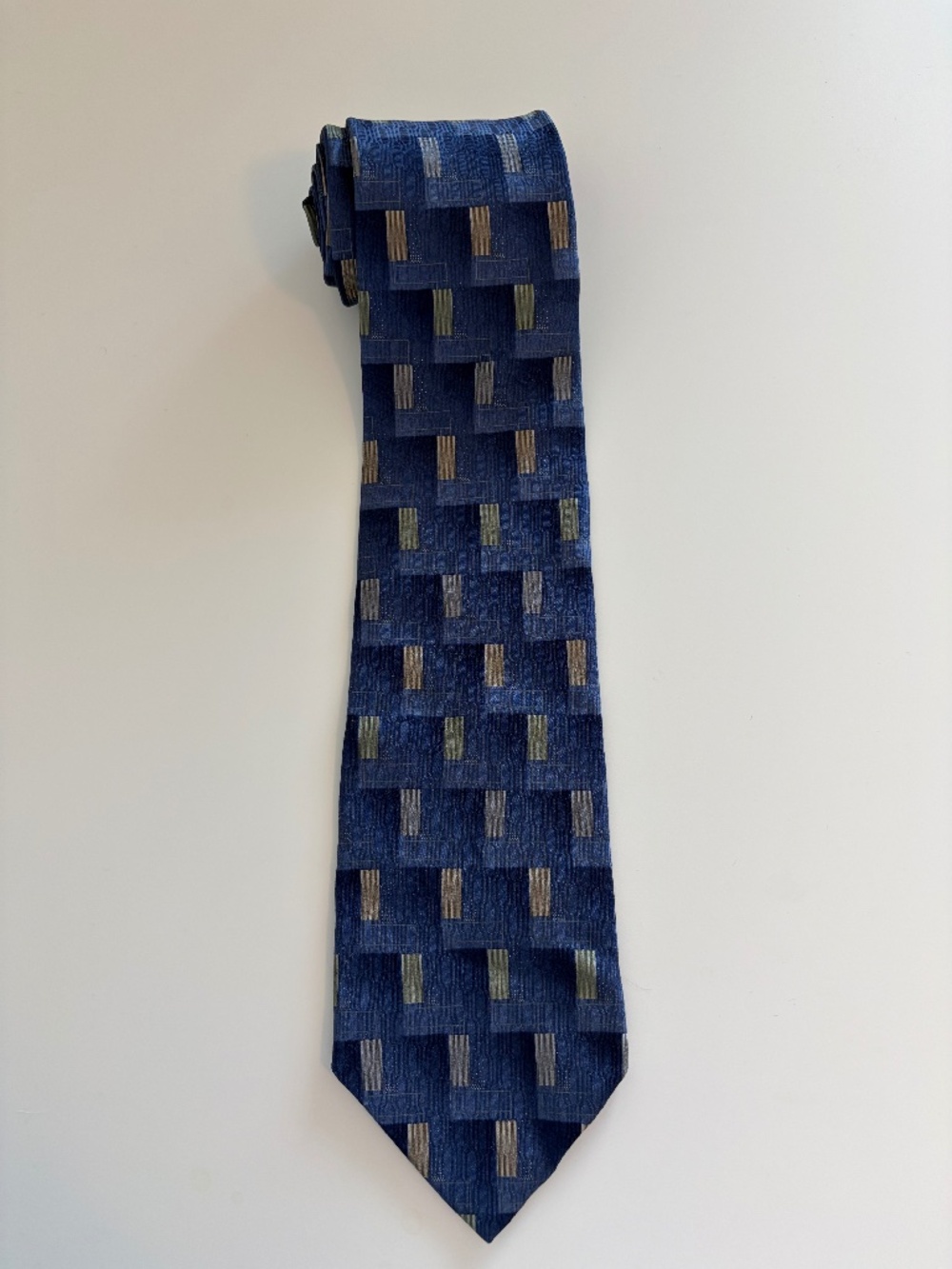 Christian Dior Monsieur 100% Silk Blue Geometric Tie 4"